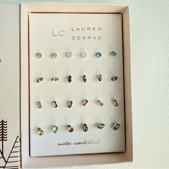 Winter Wonderland 12 sets of Earrings NIB - Picture 2 of 3